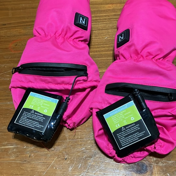 ELECTRIC battery heated WATERPROOF mittens. - Picture 3 of 5